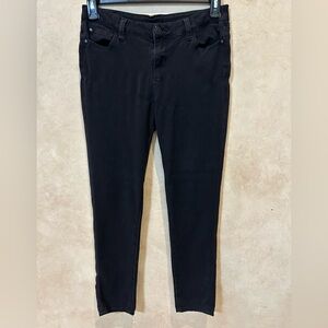 Elan Classic Black skinny jeans size large soft cozy